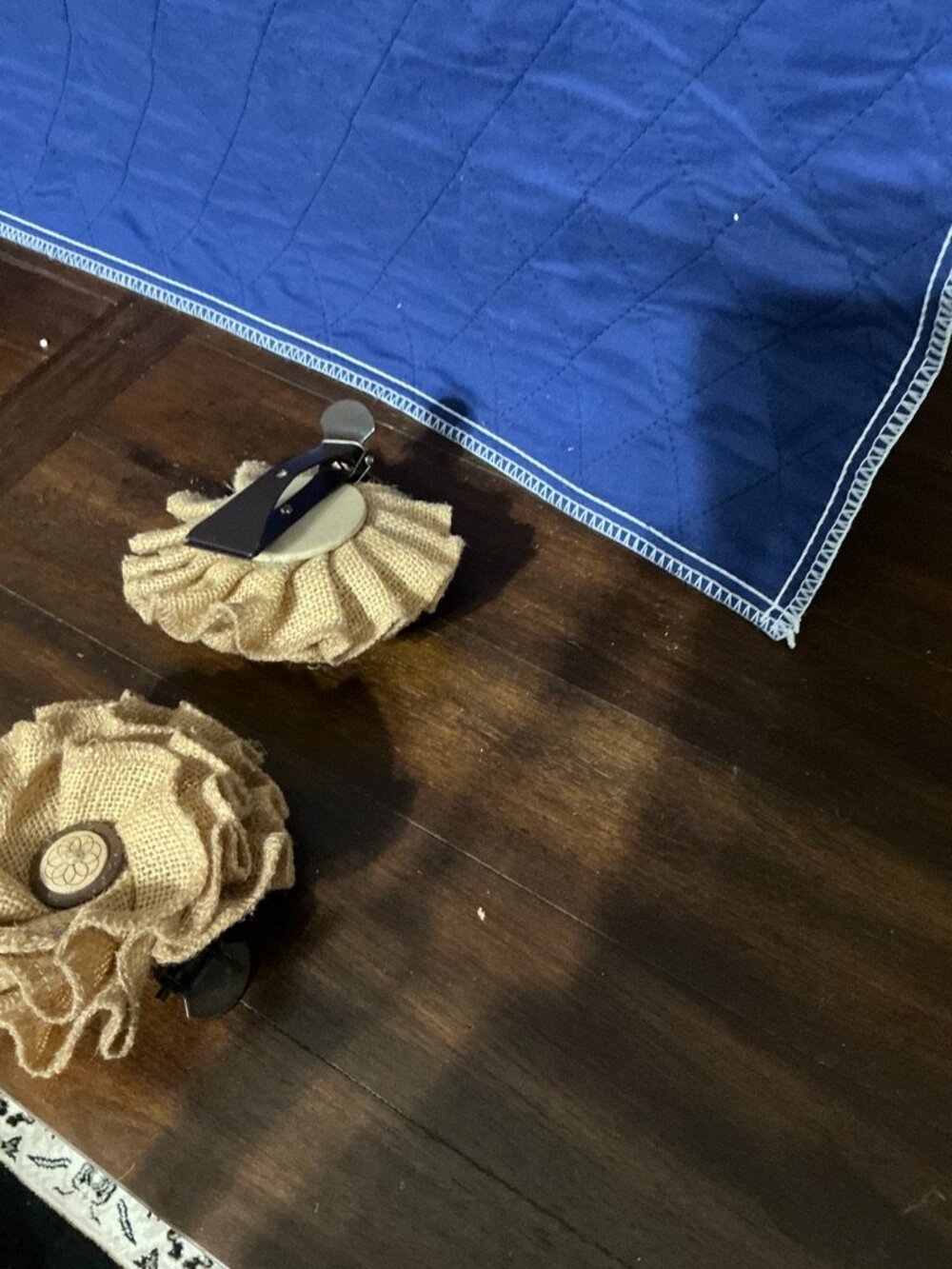 Rustic Burlap Curtain Clip Backs - Picture 3 of 3